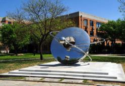 校園雕塑的設計和擺放都是十分有學問的