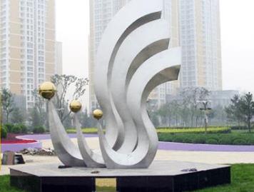 不銹鋼雕塑是不是像名字一樣不生銹呢？