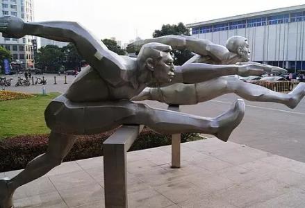 點(diǎn)綴城市街頭的最受寵雕塑種類：不銹鋼雕塑